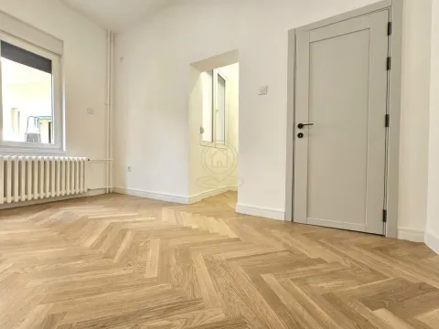 Prodaja, četvorosoban stan, 112m², Stari grad, Novi Sad - image 14