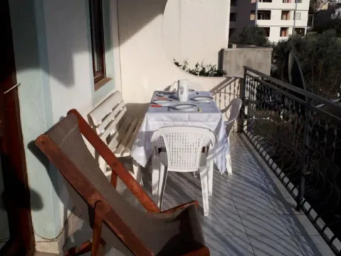 Izdavanje, trosoban stan, 100m², Šušanj, Bar - image 9