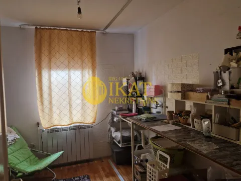 Sale, house, 250m², Bežanija, Beograd - image 2