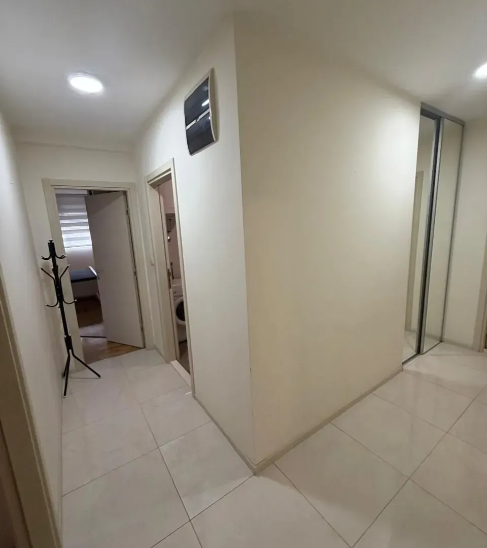 Izdavanje, dvosoban stan, 75m², Zagorič, Podgorica