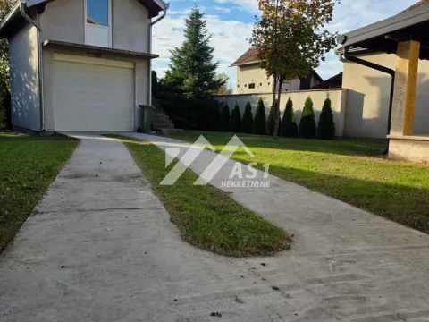 Rent, house, 250m², Centar, Stara Pazova - image 2