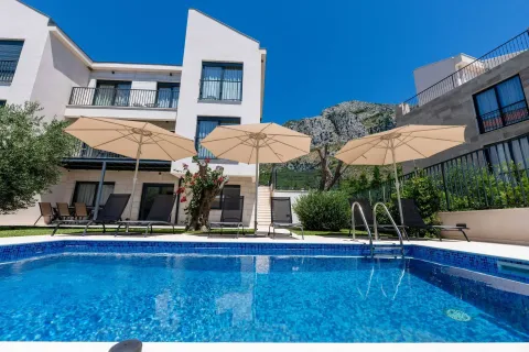 Rent, house, 200m², Reževići, Budva - image 19