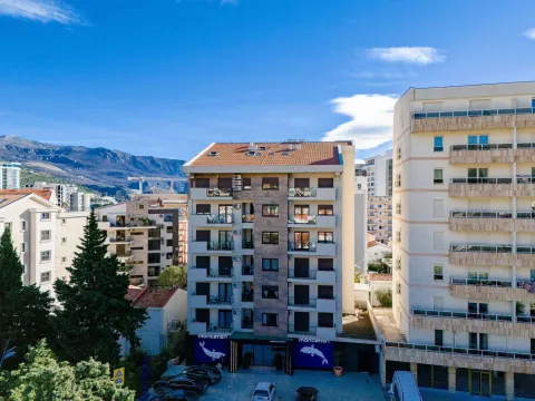 Sale, one bedroom apartment, 44m², Vidikovac, Budva - image 10