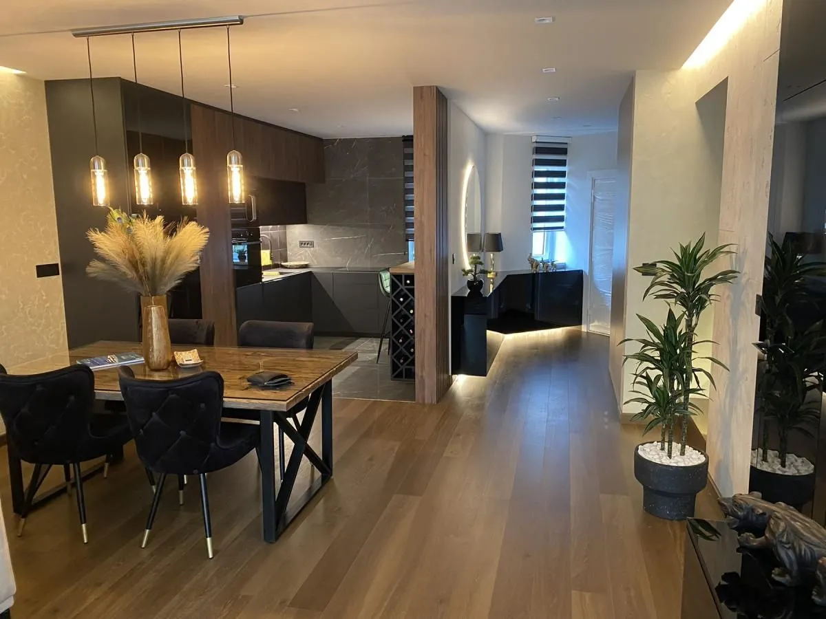 Prodaja, četvorosoban stan, 122m², Grbavica, Novi Sad Sve Podlokacije