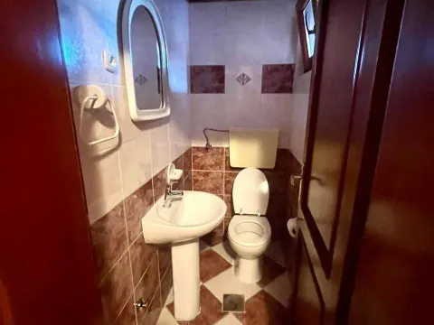 Izdavanje, trosoban stan, 120m², Ibričevina, Podgorica - image 11