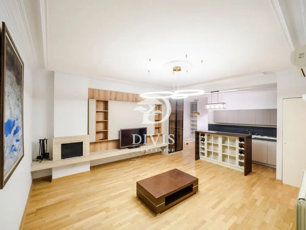 Prodaja, četvorosoban stan, 105m², Vračar Centar, Vračar Sve Podlokacije