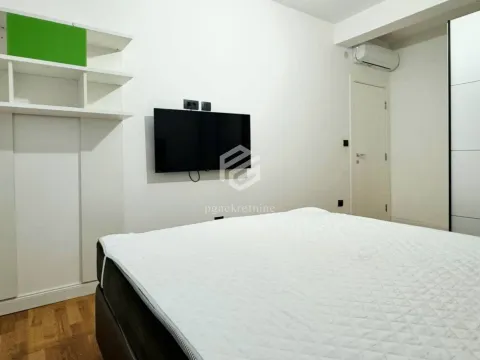 Rent, three bedroom apartment, 130m², Dalmatinska ulica, Podgorica - image 13