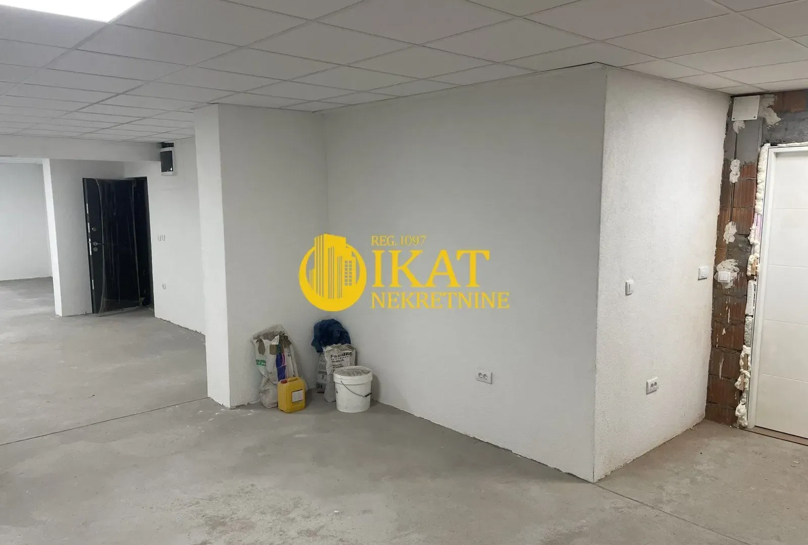 Rent, office space, 82m², Trošarina, Voždovac Sve Podlokacije