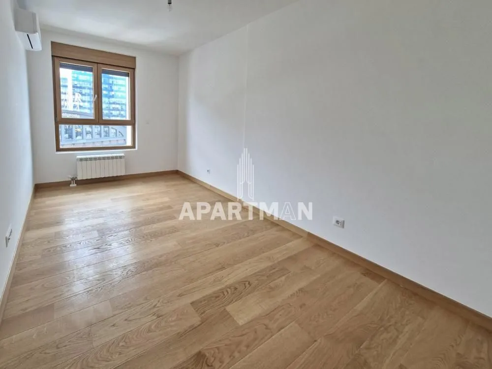 Prodaja, četvorosoban stan, 106m², Novi Beograd Blok 65, Novi Beograd Sve Podlokacije