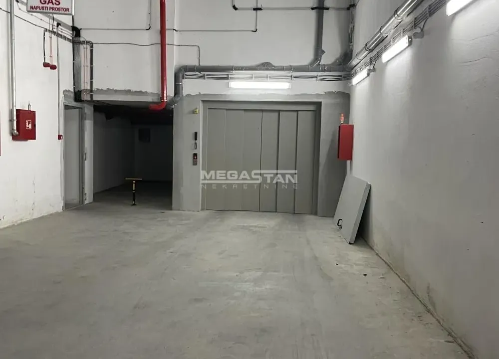 Sale, parking/garage, 13m², Đeram Pijaca, Beograd