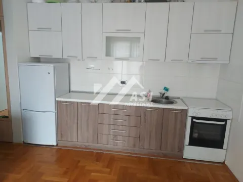 Izdavanje, jednosoban stan, 36m², Rotkvarija, Novi Sad Sve Podlokacije - image 4