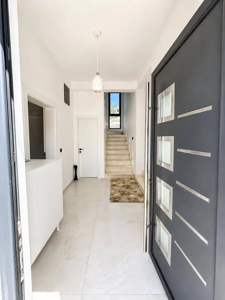 Sale, house, 380m², Bar, Crna Gora