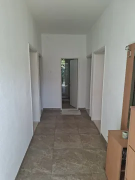 Rent, house, 70m², Momišići, Podgorica - image 11