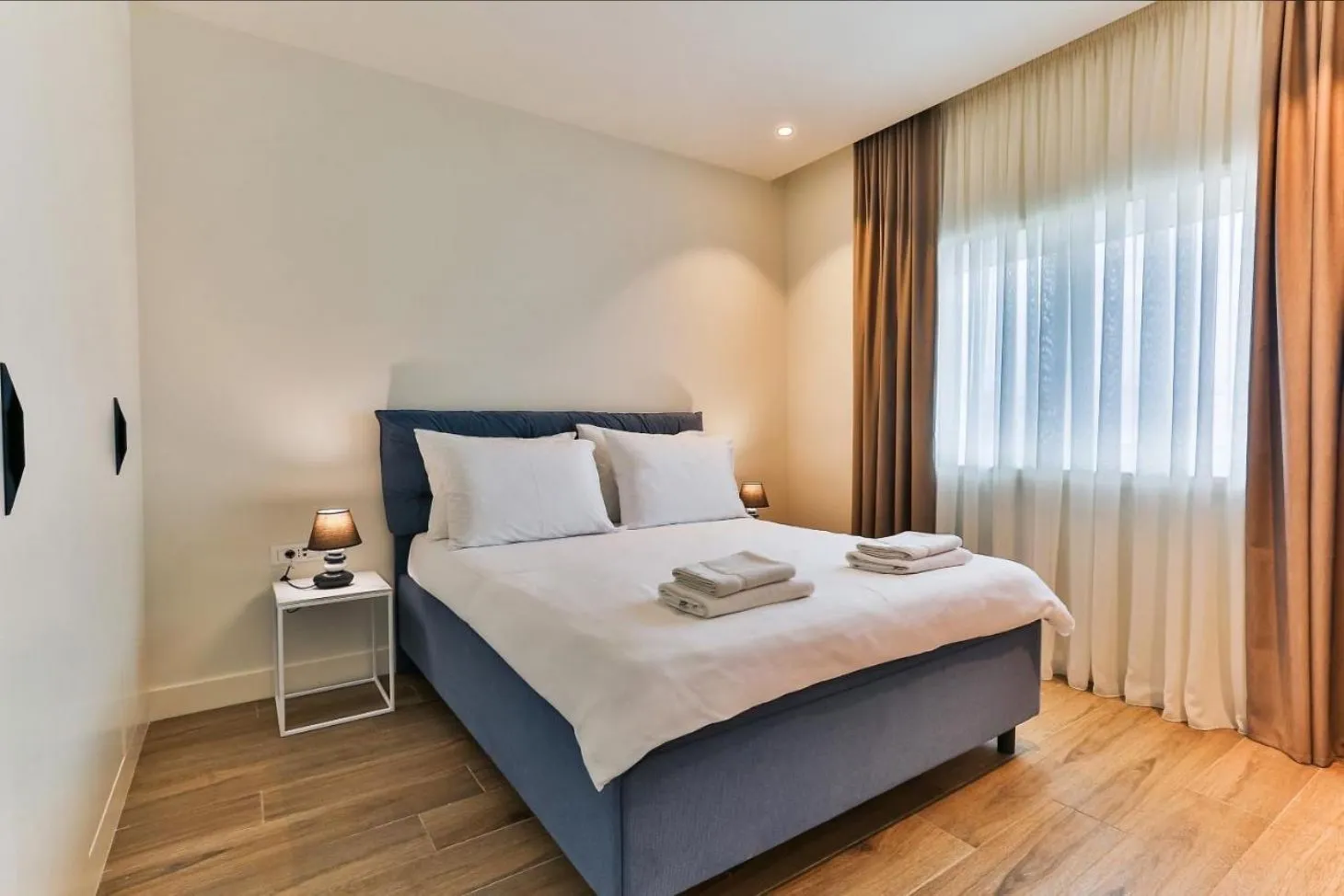 Prodaja, dvosoban stan, 95m², Tivat, Crna Gora