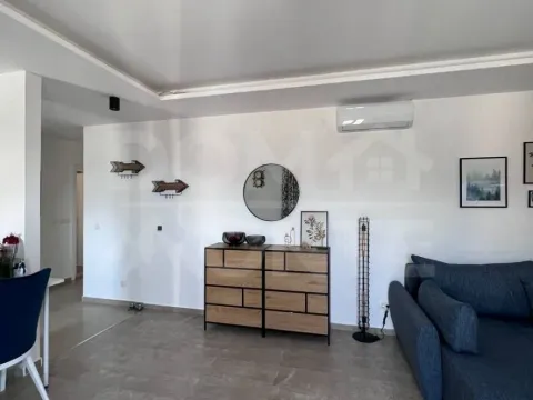 Izdavanje, dvosoban stan, 80m², Tivat, Crna Gora - image 8