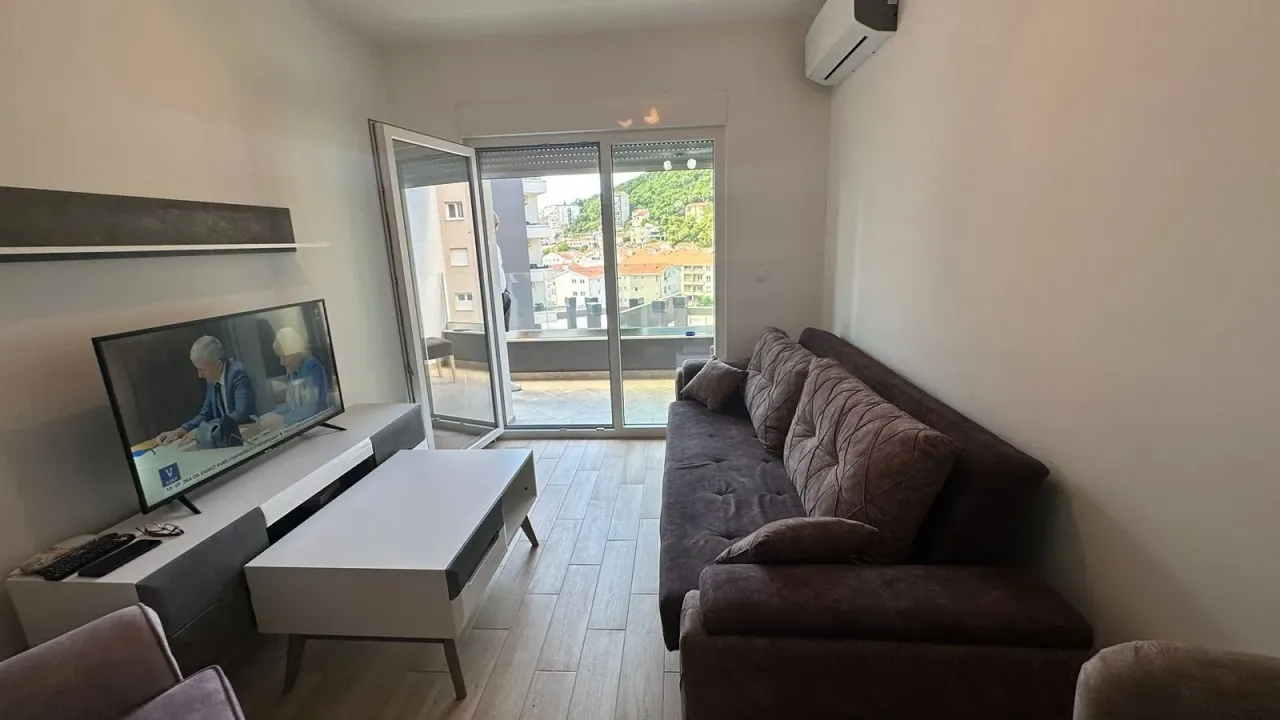 Rent, one bedroom apartment, 48m², Bijeli Do, Budva