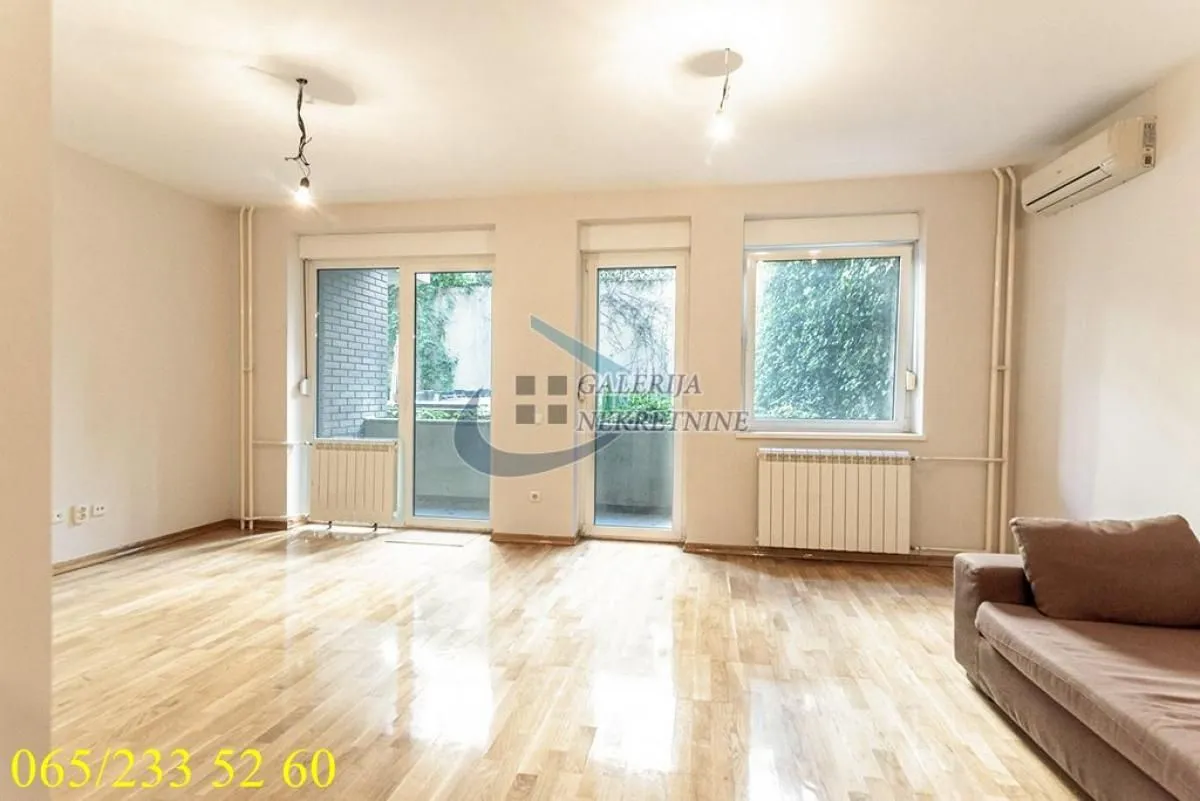 Prodaja, dvosoban stan, 74m², Vračar Hram, Vračar Sve Podlokacije