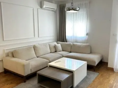 Izdavanje, jednosoban stan, 45m², City Kvart, Podgorica