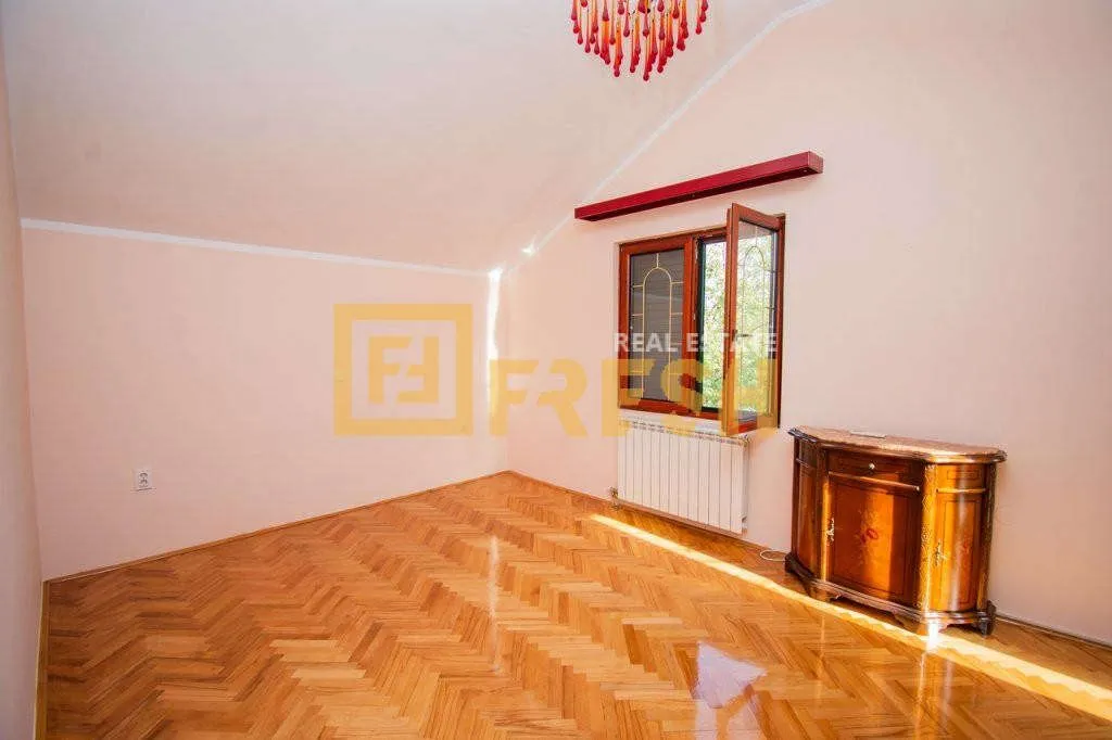Rent, house, 450m², Zabjelo, Podgorica