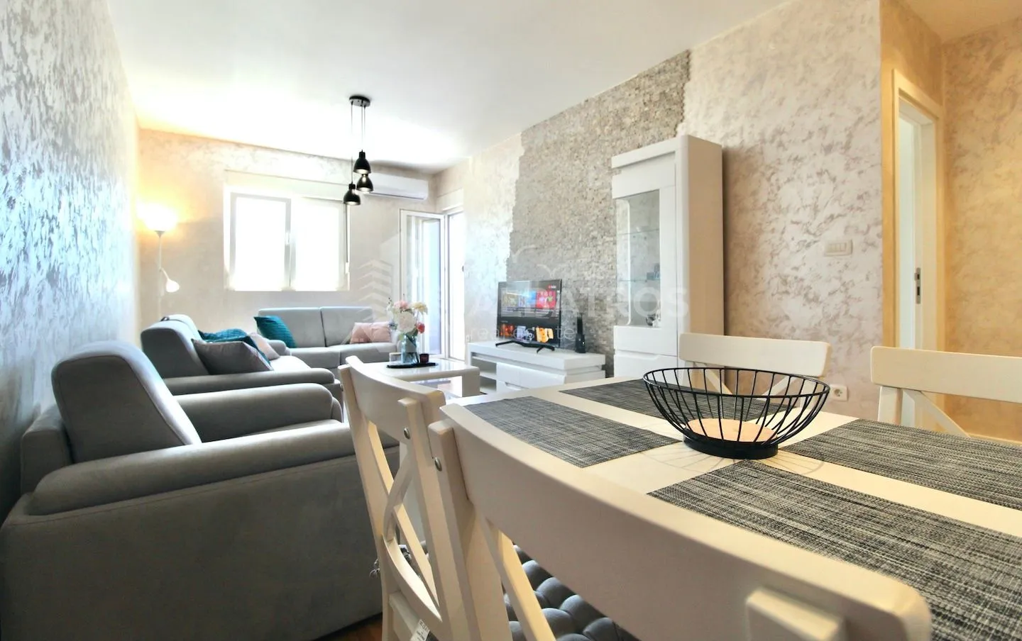 Daily-rent, one bedroom apartment, 51m², Centar, Bar
