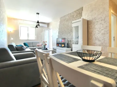 Daily-rent, one bedroom apartment, 51m², Centar, Bar - image 3