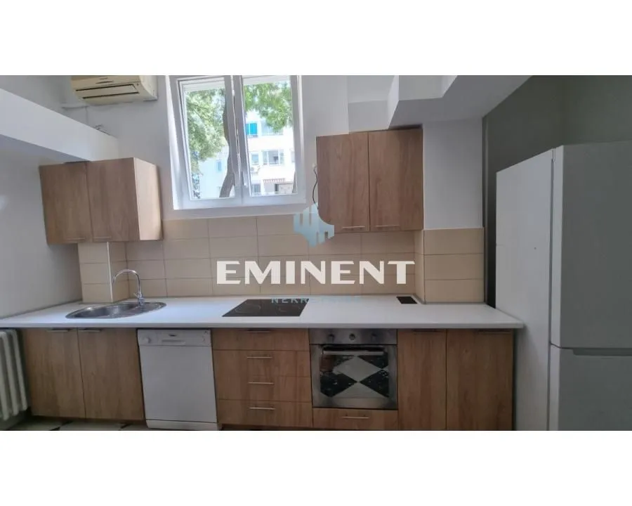 Izdavanje, dvosoban stan, 51m², Novi Beograd Blok 28, Novi Beograd Sve Podlokacije