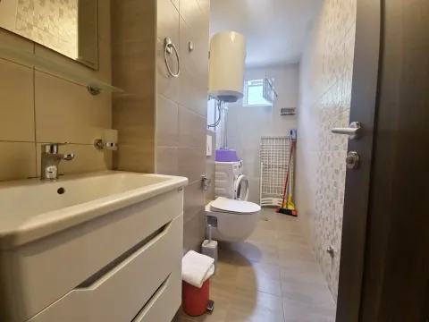 Rent, one bedroom apartment, 46m², Bečići, Budva - image 5