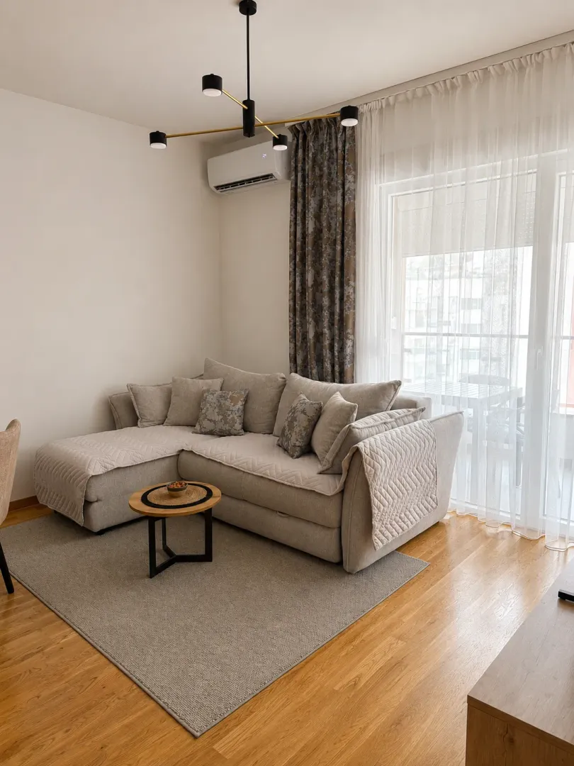Rent, one bedroom apartment, 43m², Bečići, Budva