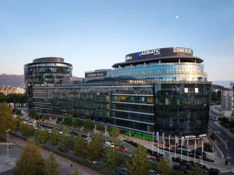 Izdavanje, dvosoban stan, 105m², Kod Capital Plaze, Podgorica - image 13