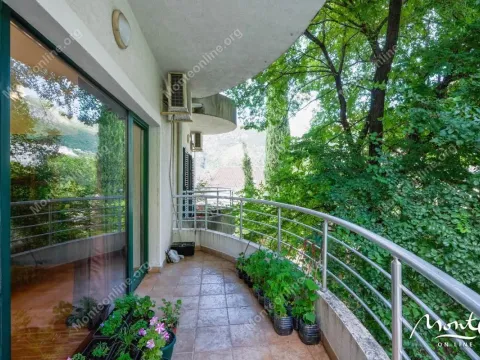 Sale, three bedroom apartment, 130m², Risan, Kotor - image 25