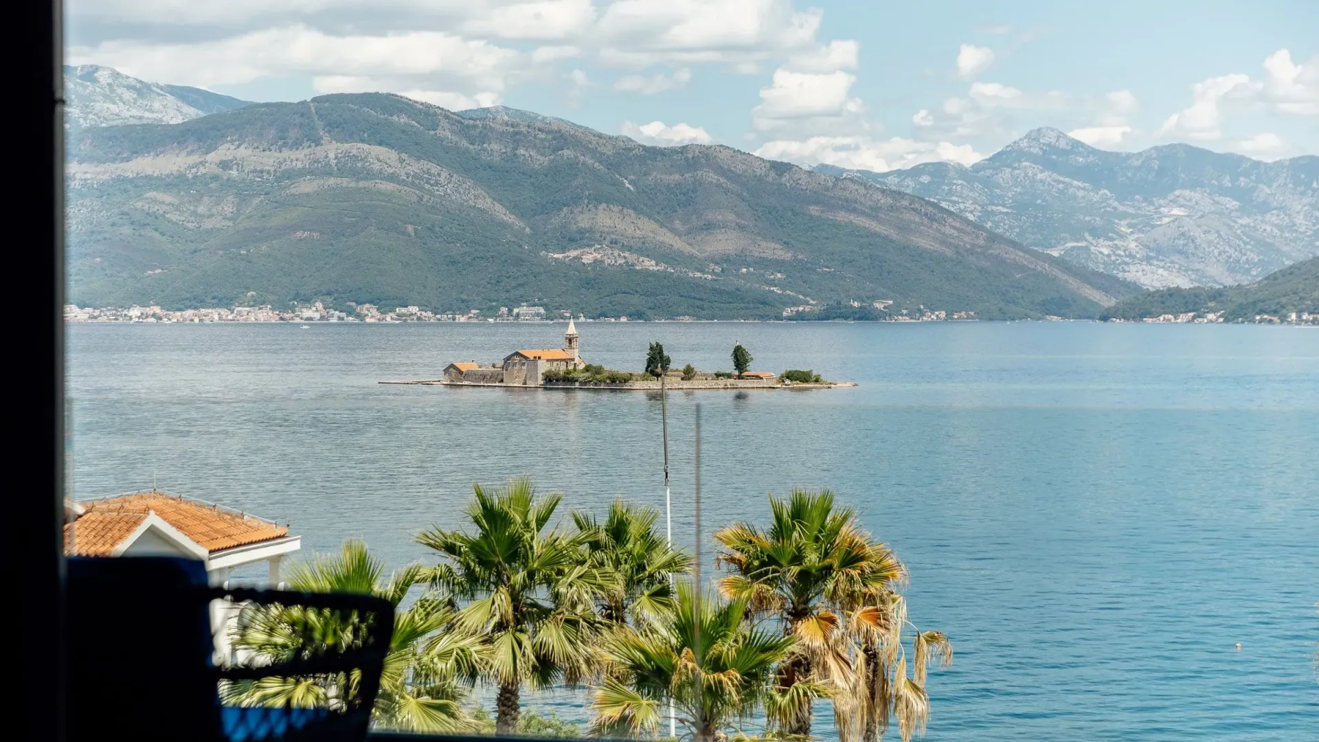 Prodaja, dvosoban stan, 190m², Đuraševići, Tivat