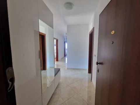 Prodaja, trosoban stan, 107m², Bečići, Budva - image 17