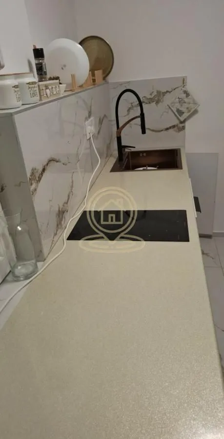 Izdavanje, trosoban stan, 76m², Rotkvarija, Novi Sad Sve Podlokacije