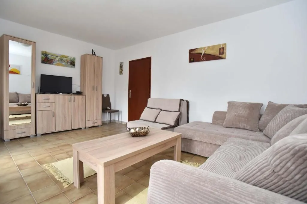 Sale, house, 179m², Petrovac, Budva