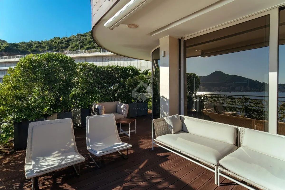 Prodaja, dvosoban stan, 483m², Budva, Crna Gora