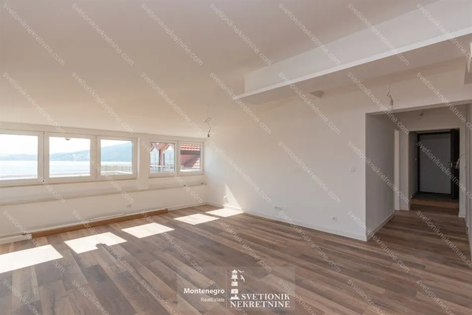 Prodaja, dvosoban stan, 96m², Đenovići, Herceg Novi