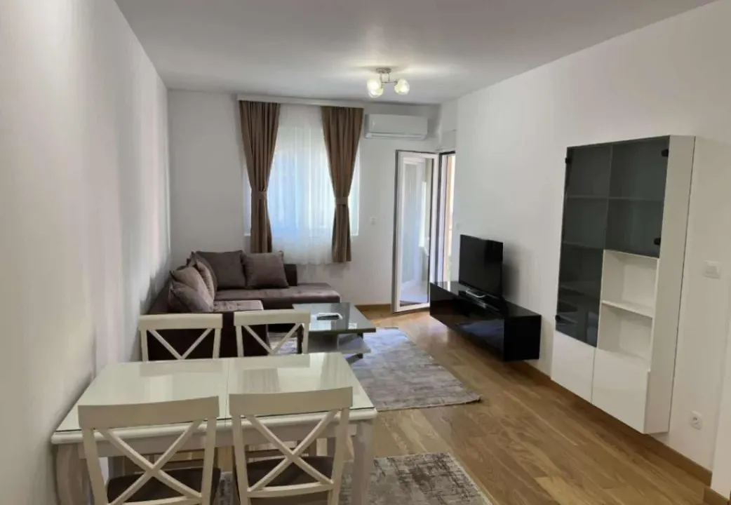 Izdavanje, jednosoban stan, 50m², New City, Podgorica