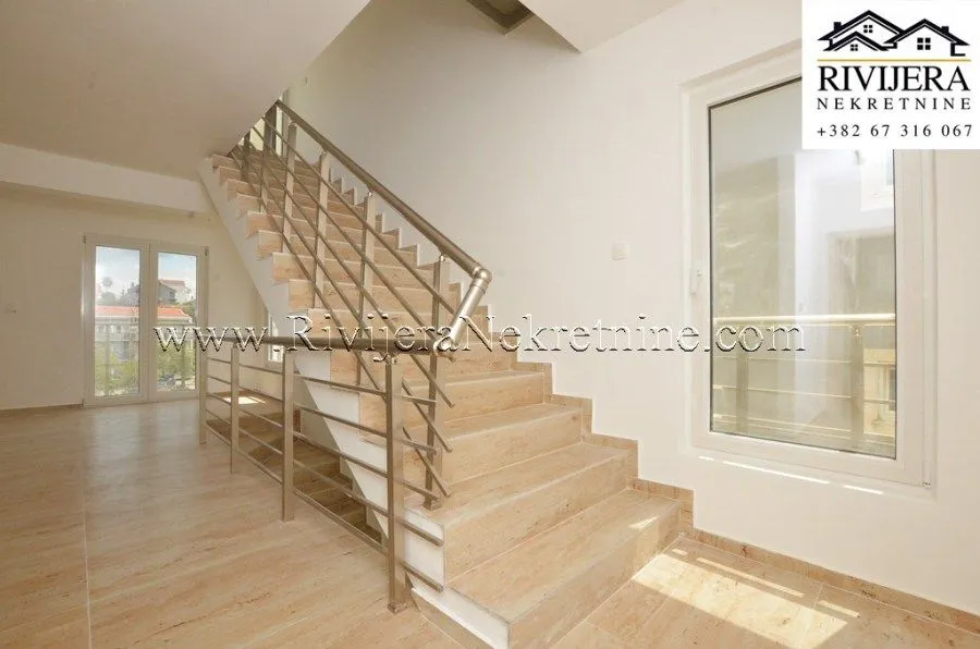 Prodaja, trosoban stan, 95m², Đenovići, Herceg Novi