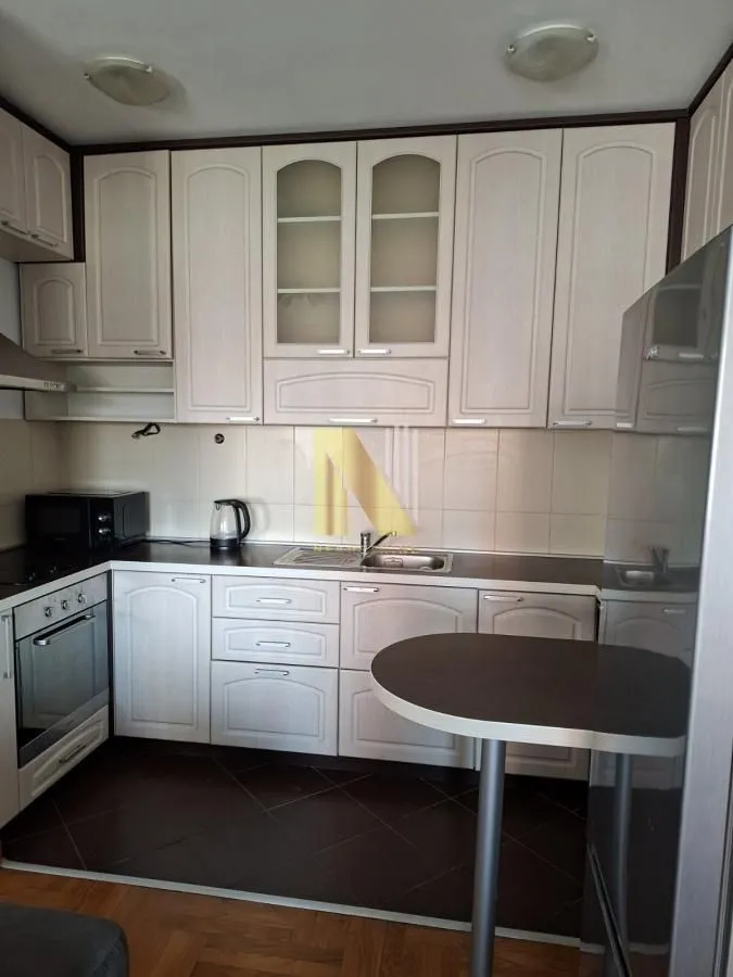 Izdavanje, dvosoban stan, 52m², Socijalno, Novi Sad Sve Podlokacije