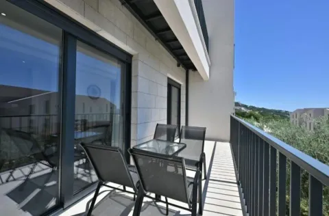 Rent, house, 200m², Reževići, Budva - image 2