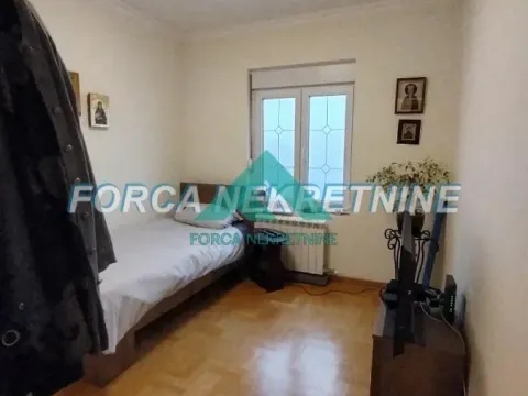 Sale, house, 431m², Višnjička Banja, Palilula Sve Podlokacije - image 9