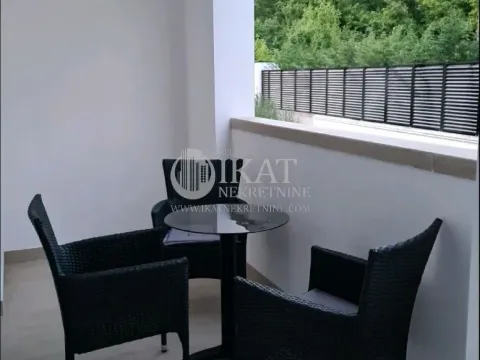 Izdavanje, četvorosoban stan, 160m², Savski Venac, Beograd - image 10