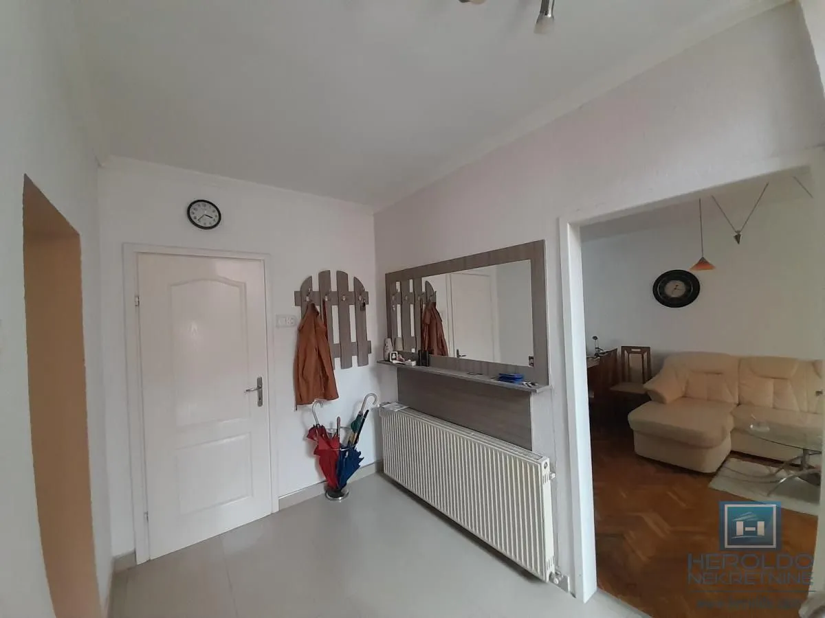 Sale, house, 180m², Centar, Ćuprija