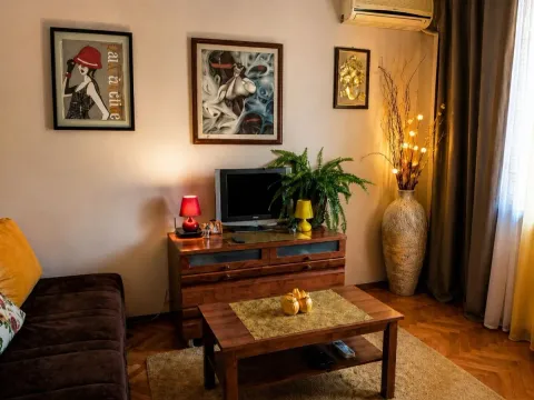 Prodaja, stan, 27m², Lepa Kata, Podgorica - image 1