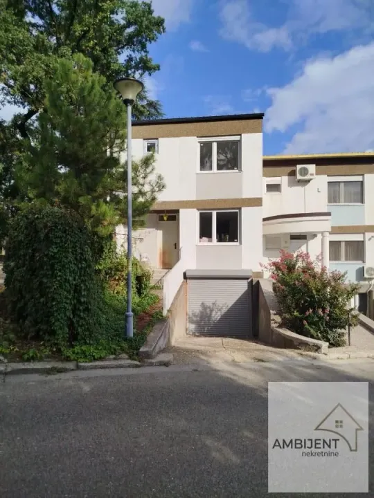 Rent, house, 120m², Šumice, Beograd