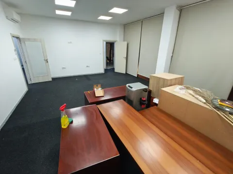Rent, office space, 306m², Preko Morače, Podgorica - image 14