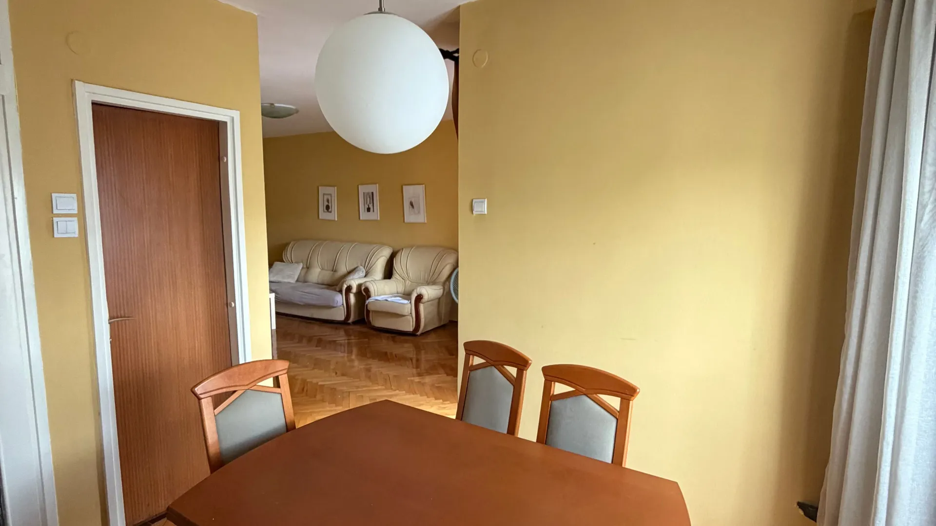 Prodaja, trosoban stan, 92m², Centar, Cetinje
