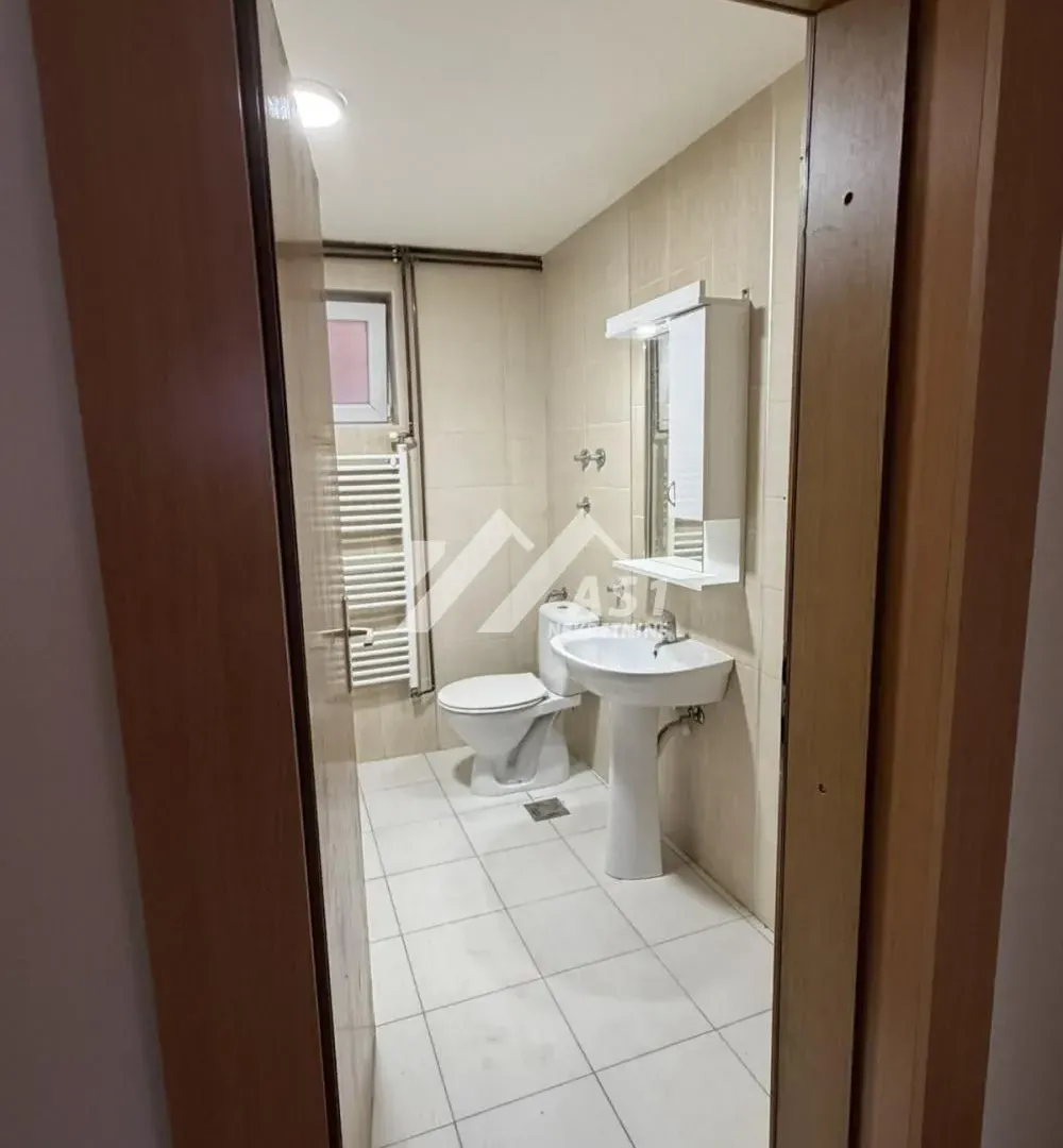 Izdavanje, trosoban stan, 100m², Novo naselje, Novi Sad