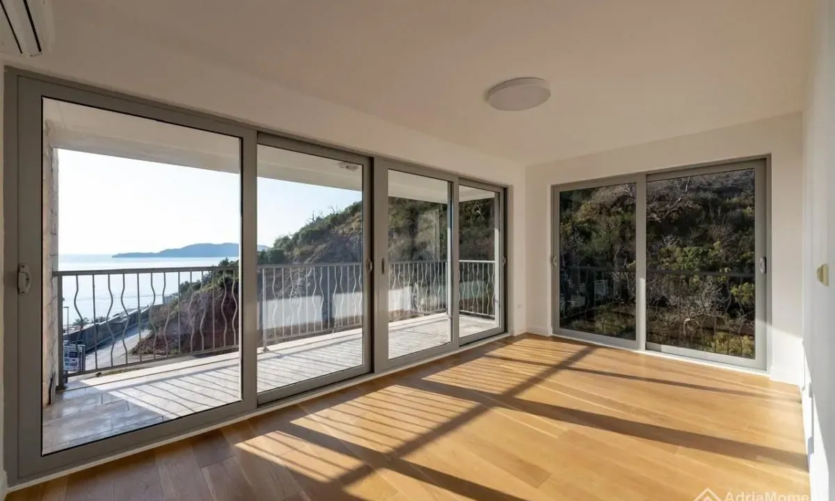 Sale, three bedroom apartment, 160m², Pržno, Budva