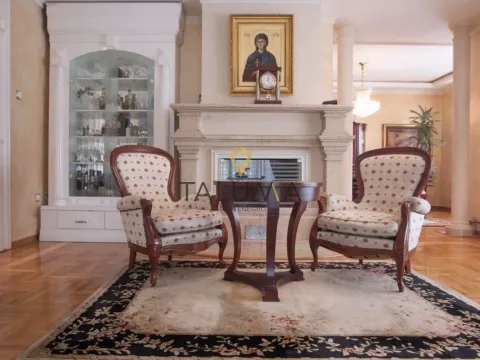 Prodaja, kuća, 930m², Tološi, Podgorica - image 17